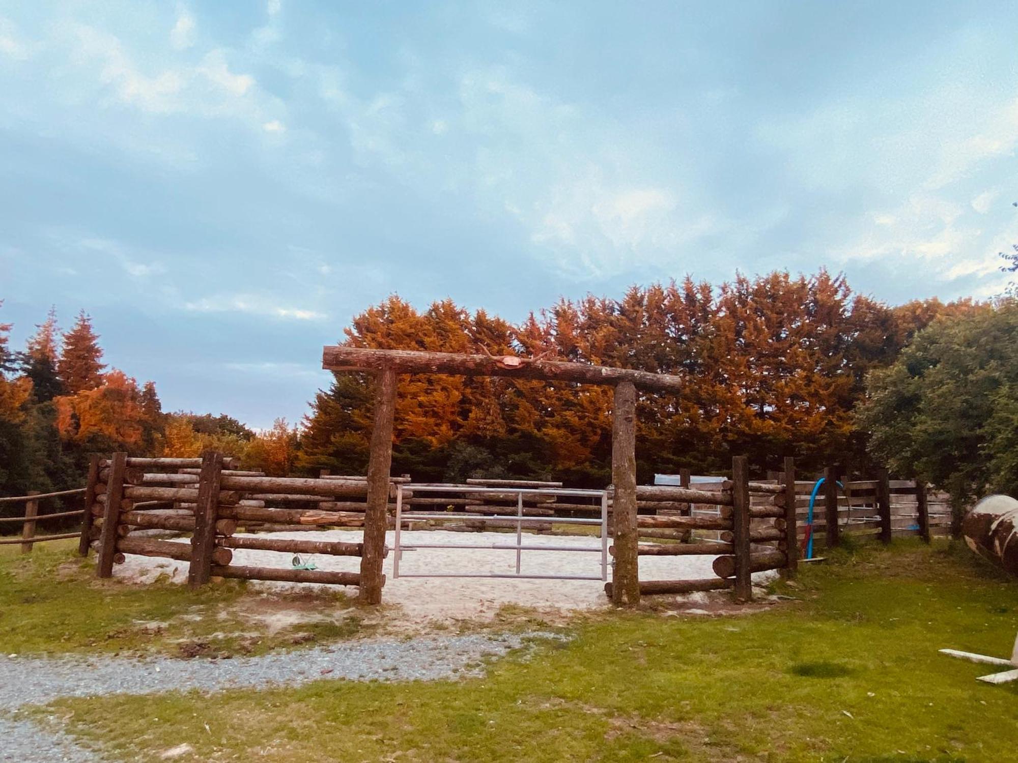 Escapade Dans Un Ranch Le Sourn Exterior foto